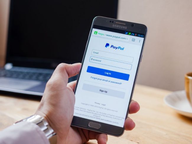 Podvodníci sa vydávajú za PayPal, pozor na takéto praktiky!