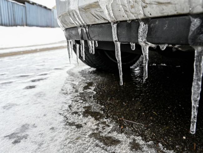 Počas noci a rána sa v niektorých krajoch môže vyskytnúť poľadovica