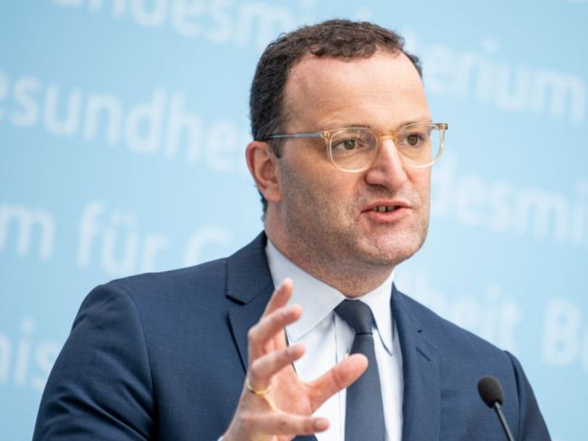 Nemecký minister zdravotníctva volá po ďalších obmedzeniach