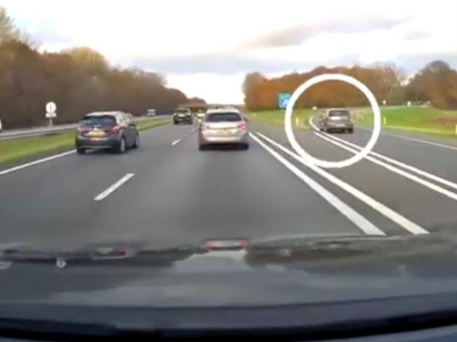 Video: Vodička odpadla za volantom. Muž neváhal obetovať vlastné auto, aby ju zachránil