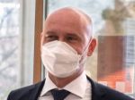 Gröhling obhajuje otvorené školy, poukazuje na fixnú skupinu ľudí v školách