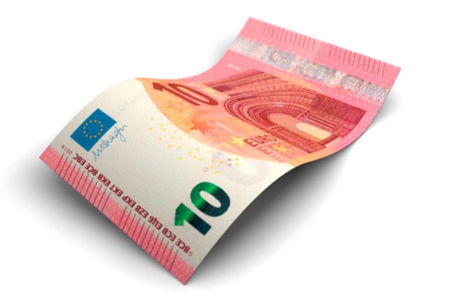 Mladík obral manželov o 10 eur, hrozí mu až 12 rokov väzenia