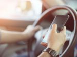 Za vysokú rýchlosť a mobil za volantom by mohol hroziť zákaz činnosti