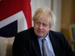 Johnson neľutuje, že list adresovaný Macronovi zverejnil na Twitteri