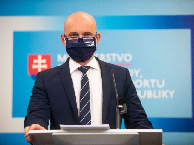 Novela zákona o VŠ okliešťuje akademické slobody, bývalí ministri ju odmietajú