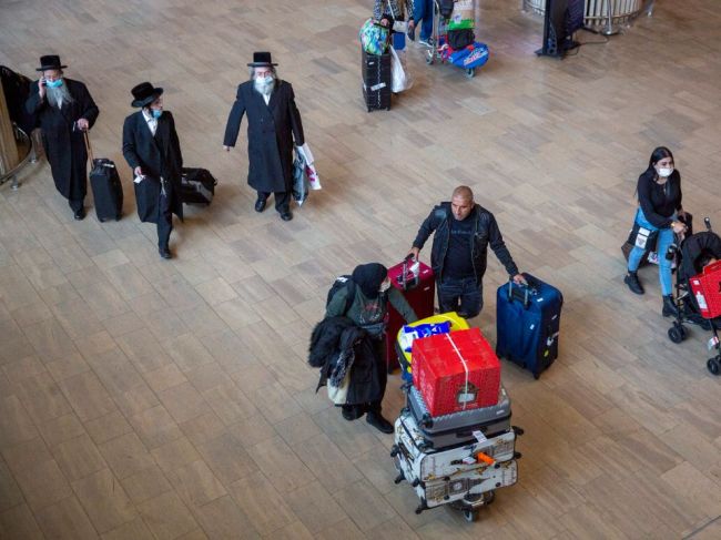 Izrael pre šírenie omikronu na dva týždne uzavrie svoje hranice pre cudzincov