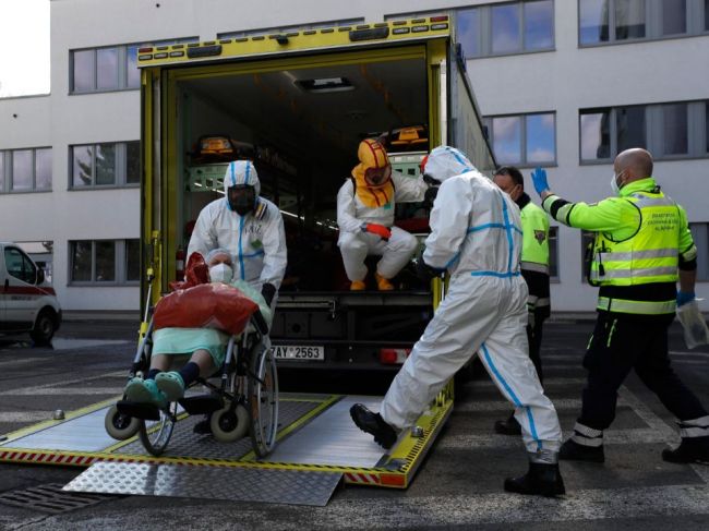 V Česku ribudlo 9292 nakazených, najviac za nedeľu počas pandémie