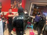 Video: Známy majiteľ podniku z Trnavy vynadal policajtom aj hygienikom