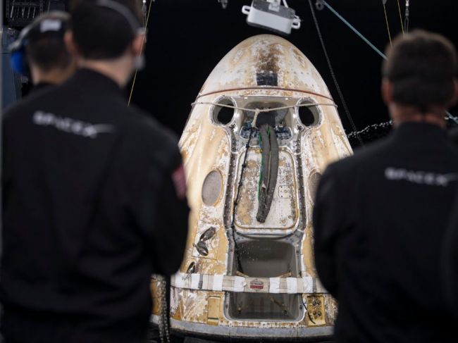 NASA pre vesmírny odpad odložila vesmírnu prechádzku z ISS