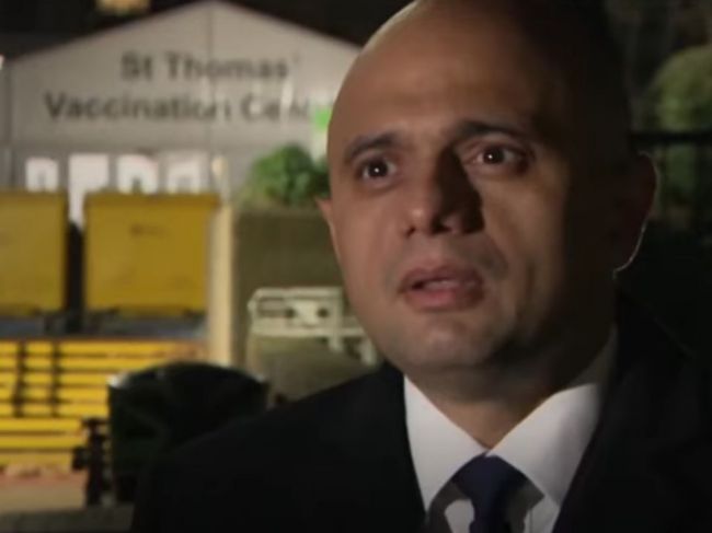 Video: Minister zdravotníctva náhle prerušil rozhovor. Reportéra hneď poslal na očkovanie