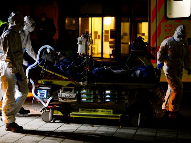 S covidom najčastejšie hospitalizujú pacientov v tomto veku