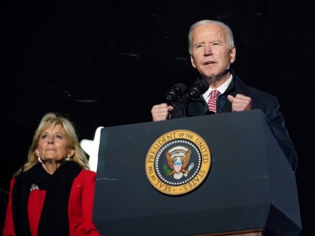 Biden ohlásil zimnú kampaň proti COVID-19