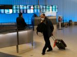 Od pondelka začnú pre cestujúcich smerujúcich do USA platiť prísnejšie opatrenia