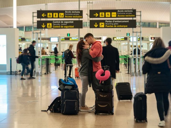 Británia znova zavádza povinnosť testovania na covid pred cestou do krajiny