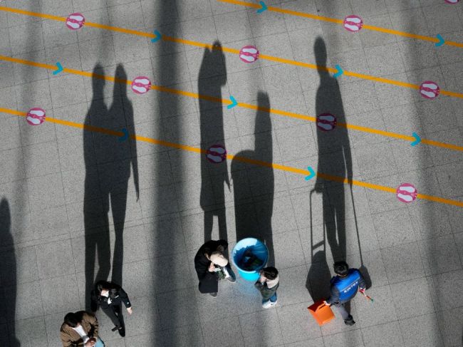 Spoluobjaviteľ omikronu: Predchodcovia tohto variantu existovali zrejme už dlho
