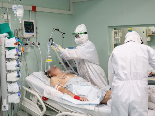COVID-19 na Slovensku: Pribudli tisíce nakazených a 74 obetí