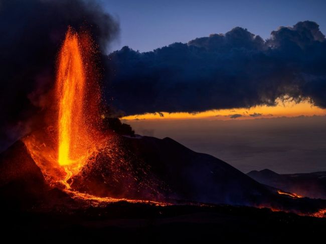 Láva zo sopky zničila ďalšie domy na ostrove La Palma