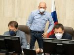 Koalícia sa zatiaľ nedohodla na forme lockdownu, lídri sa zišli aj v utorok ráno
