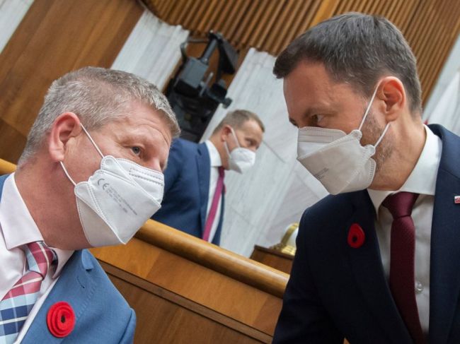 Pri povinnom očkovaní sa názory v koalícii rozchádzajú