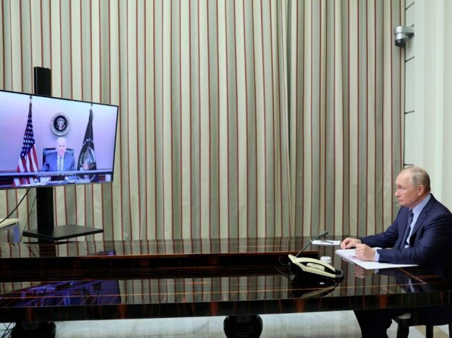 Biden varoval Putina pred ekonomickými sankciami