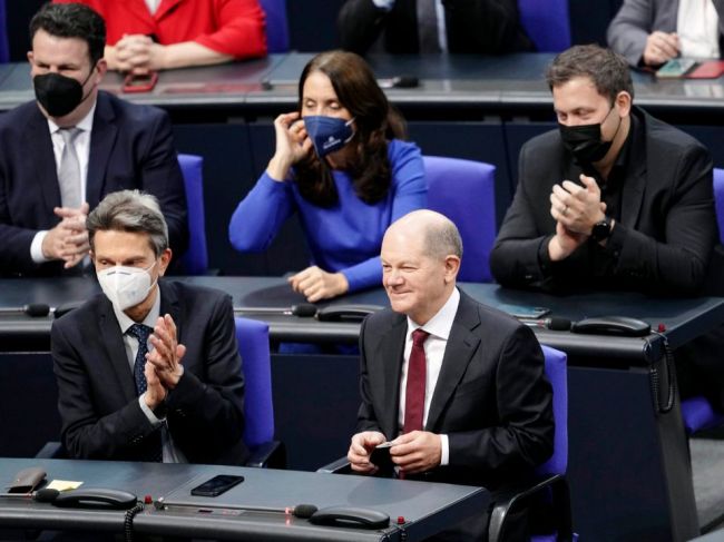 Nemecký prezident vyzval Scholzovu vládu, aby sa zamerala na boj proti covidu