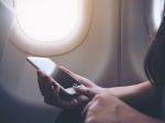 Nebezpečný dôvod, prečo musíte letuškám vždy oznámiť, že ste stratili mobil