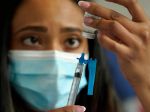 V USA schválili úrady dodatočnú dávku vakcíny Pfizer pre 16 a 17 ročných