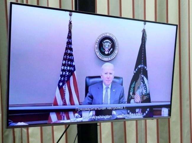 Čaputová na Bidenovom online summite hovorila o demokracii aj hoaxoch