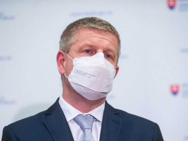 Konzílium odborníkov kritizuje nové opatrenia, hovorí o vplyve politiky