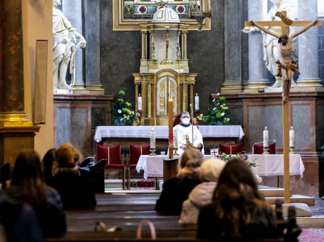 Bohoslužby sa môžu konať výlučne v režime OP