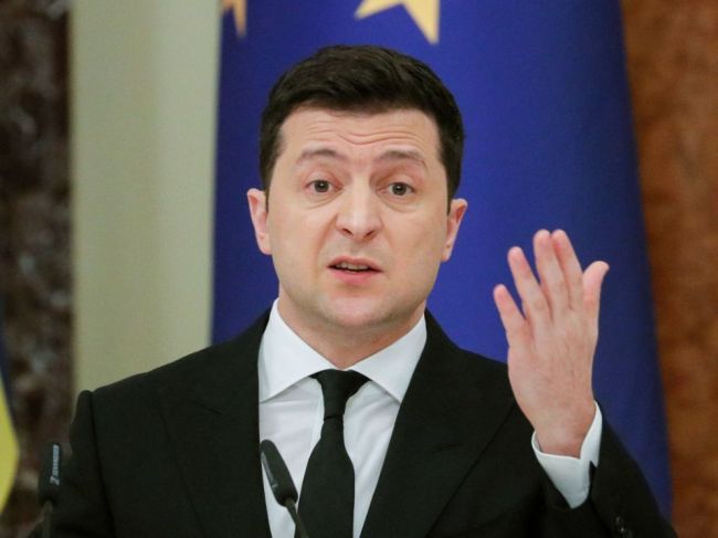 Ukrajinský prezident nevylúčil referendum o Donbase
