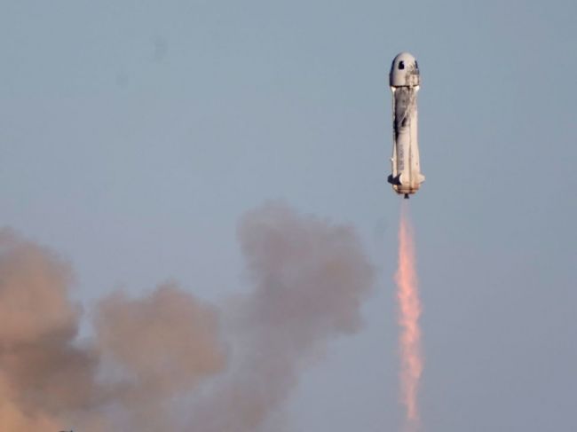 Raketa New Shepard absolvovala tretí úspešný let s posádkou