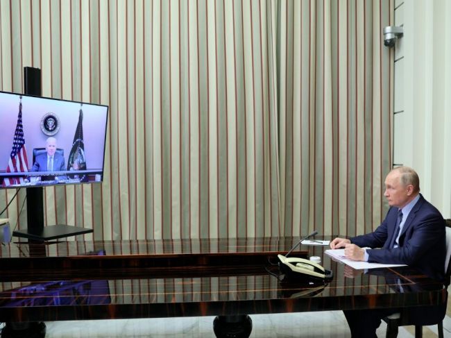 Putin vyjadril Bidenovi sústrasť v spojitosti s tragédiami pri vyčíňaní tornád