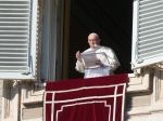 Pápež vyzýva na medzinárodný dialóg na zmiernenie napätia medzi Ruskom a Kyjevom