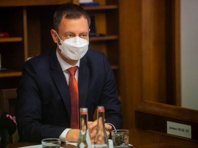 Premiér v súvislosti s povinným očkovaním uviedol, že smer je daný a ideme po ňom