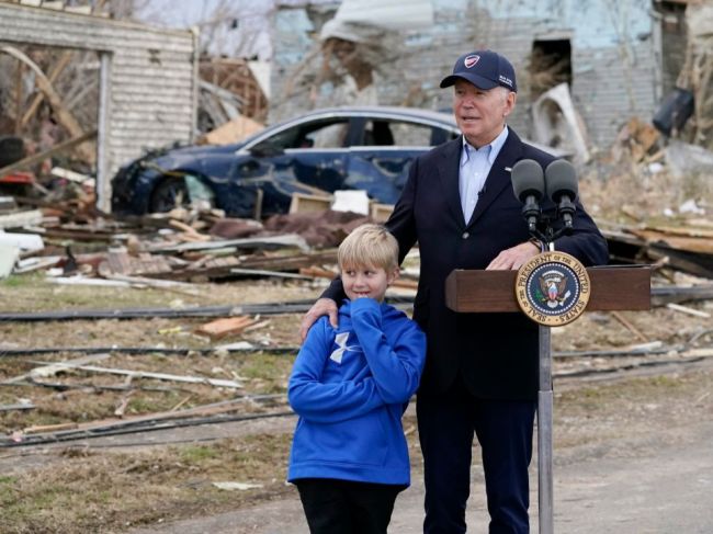 Biden prisľúbil obetiam tornád "všemožnú a dlhodobú" pomoc