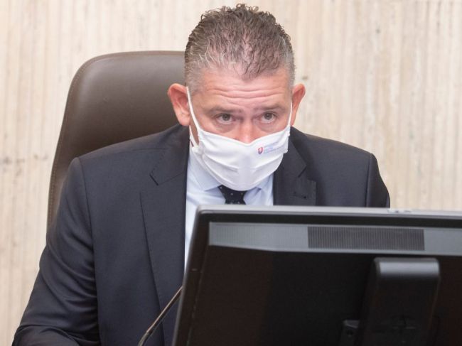Mikulec: Polícia koná bez ohľadu na to, z akého spoločenského spektra je osoba