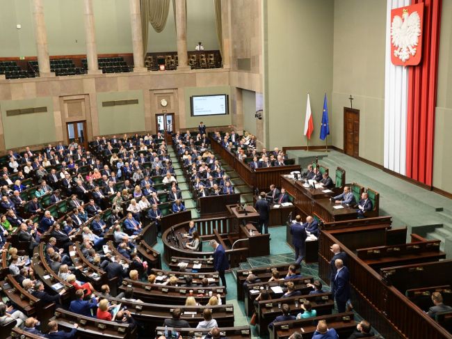 USA vyjadrili "hlboké sklamanie" zo schválenia novely poľského mediálneho zákona