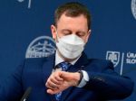 Premiér trvá na tom, aby povinne očkovaní boli ľudia nad 60 rokov