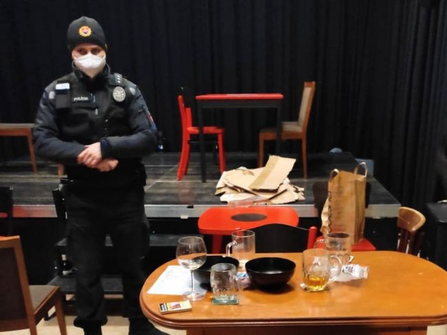 Polícia našla podnik porušujúci opatrenia a začala trestné stíhanie