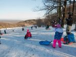 Začínajú sa vianočné prázdniny, žiaci sa majú vrátiť do škôl v januári