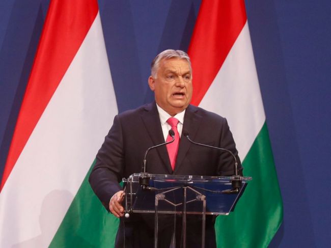 Orbán: Maďarsko nezmení svoju migračnú politiku