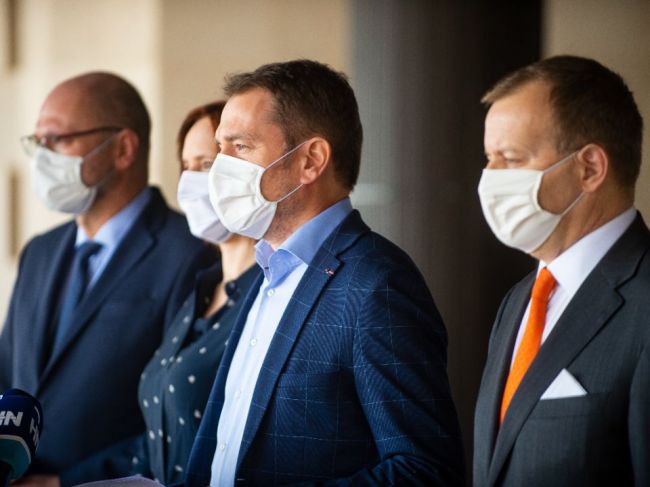 Povinné očkovanie by bolo o pokutách, obáva sa Matovič, Sulík a Kollár ho nechcú