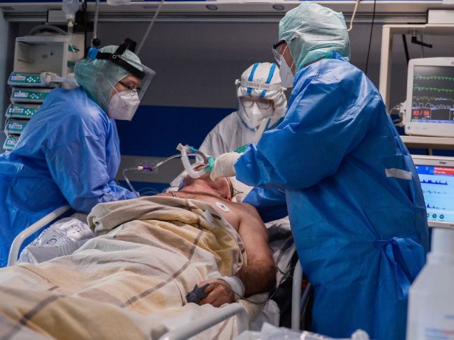 Poľsko hlási najvyšší denný počet úmrtí v štvrtej vlne pandémie