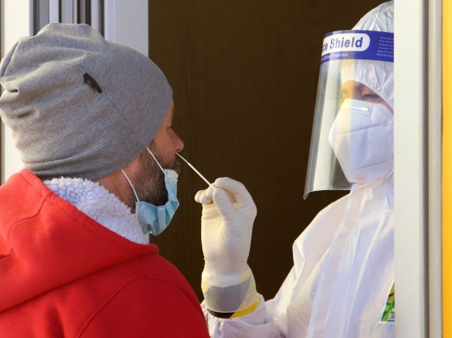 Na Slovensku pribudlo 3391 prípadov nákazy novým koronavírusom a 41 obetí