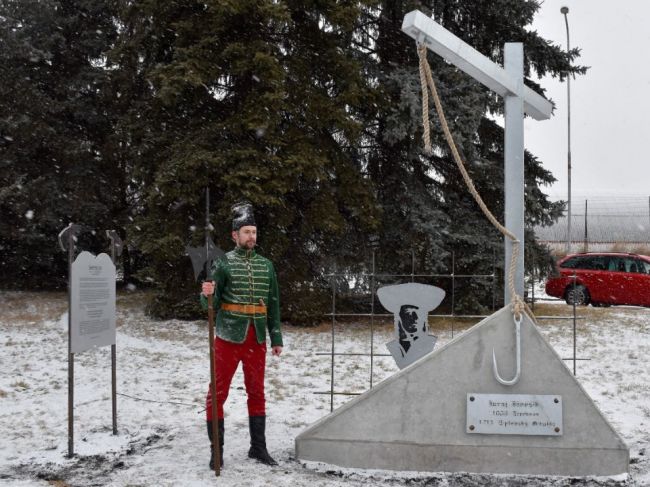 Jánošíkovu popravu symbolizuje nové pamätné miesto v Liptovskom Mikuláši
