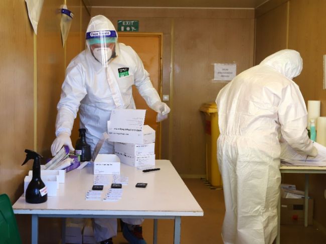 Na Slovensku pribudlo 1074 prípadov nákazy koronavírusom a 46 obetí