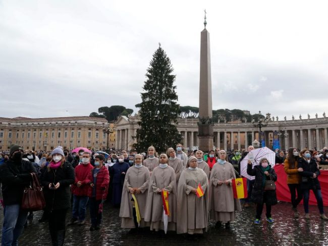Vatikán: Pápež vyzdvihol význam rodiny, adresoval list manželom