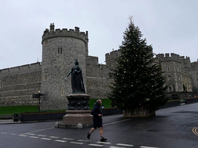 Muža, ktorý vnikol do Windsorského hradu, zatkli podľa zákona o duševnom zdraví