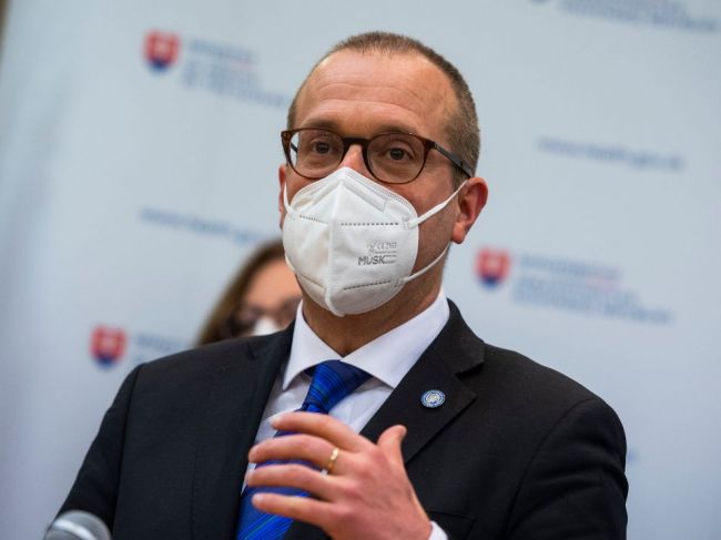 Riaditeľ WHO pre Európu verí, že jeho organizácia ruskú vakcínu čoskoro schváli